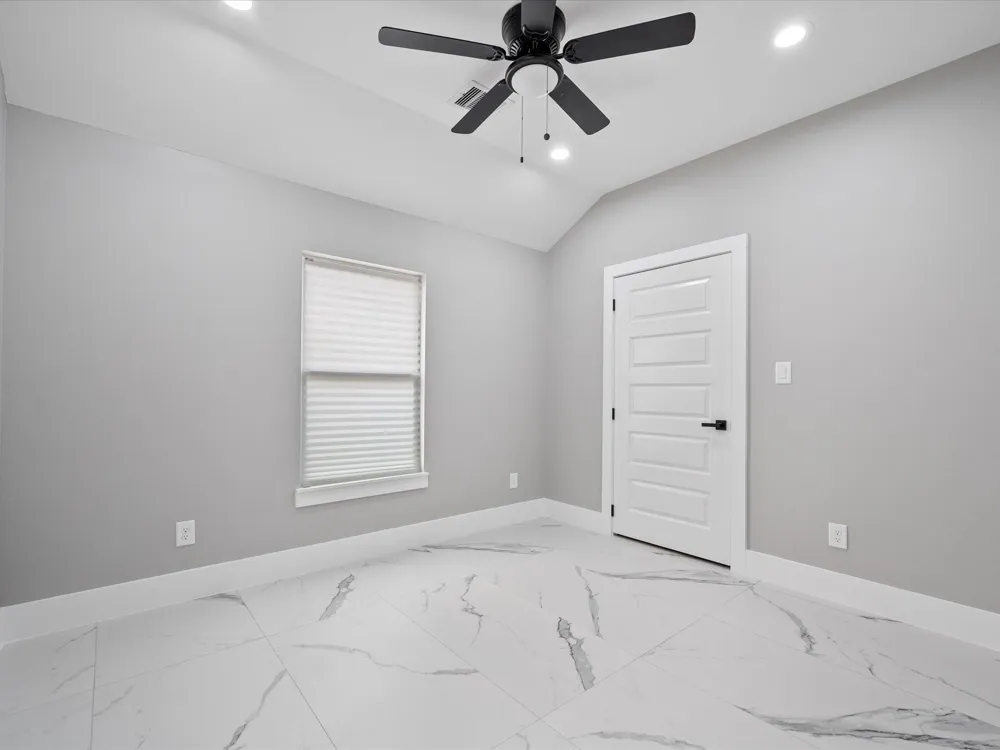 9110 Everglade #B Houston, TX 77078