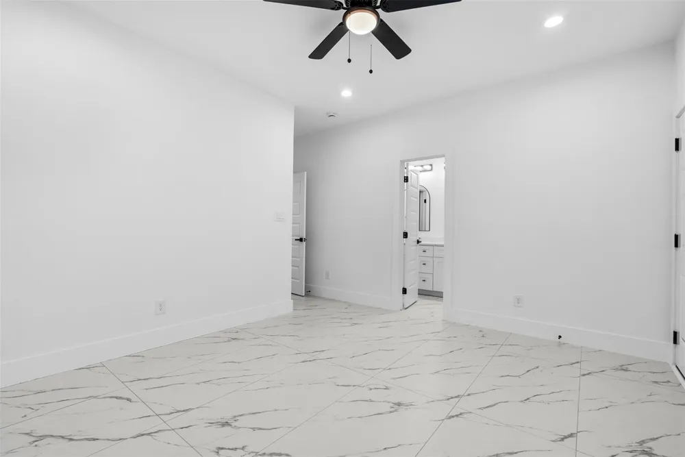 9110 Everglade #B Houston, TX 77078