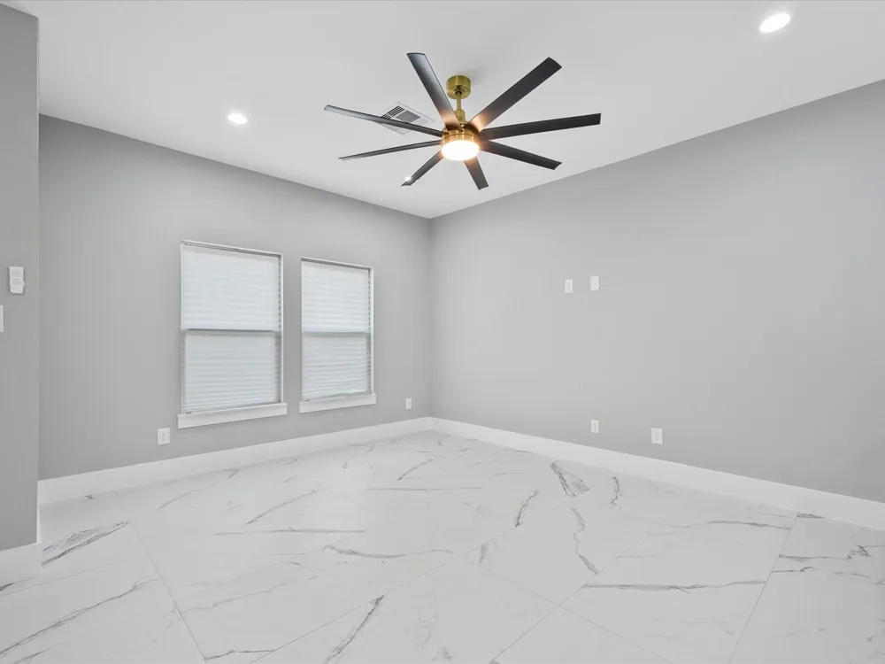 9110 Everglade #B Houston, TX 77078