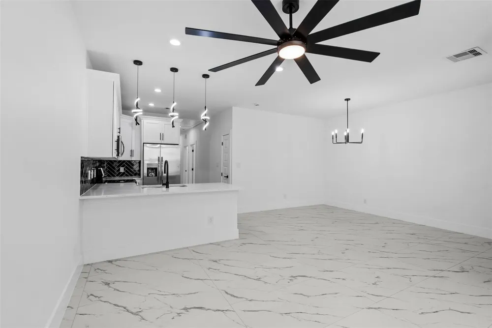 9110 Everglade #B Houston, TX 77078