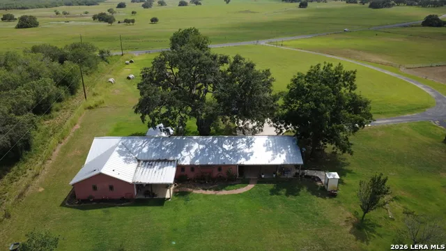 3558 Fm 536 Floresville, TX 78114