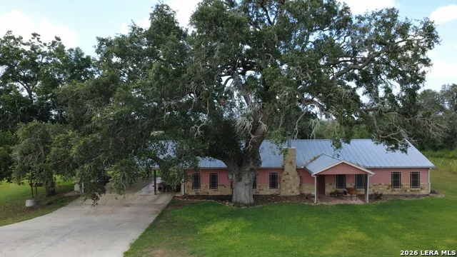 3558 Fm 536 Floresville, TX 78114