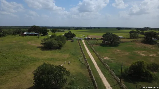 3558 Fm 536 Floresville, TX 78114
