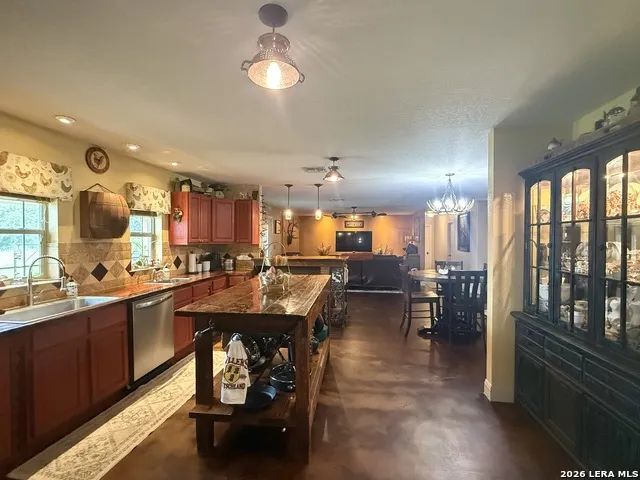3558 Fm 536 Floresville, TX 78114