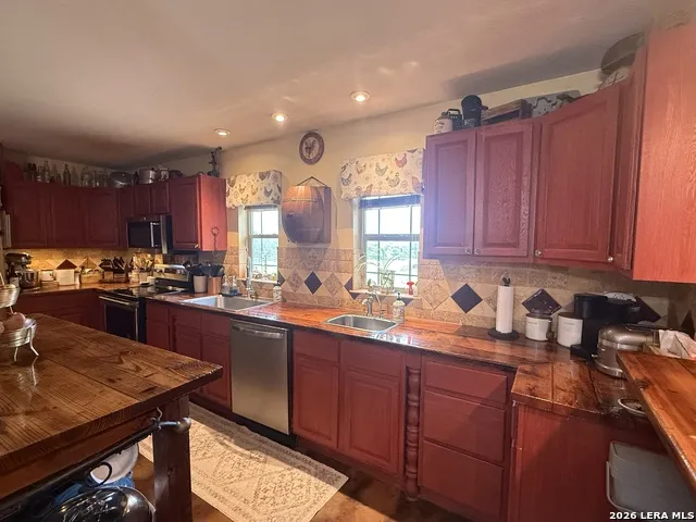 3558 Fm 536 Floresville, TX 78114