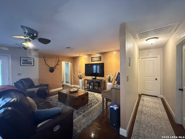 3558 Fm 536 Floresville, TX 78114