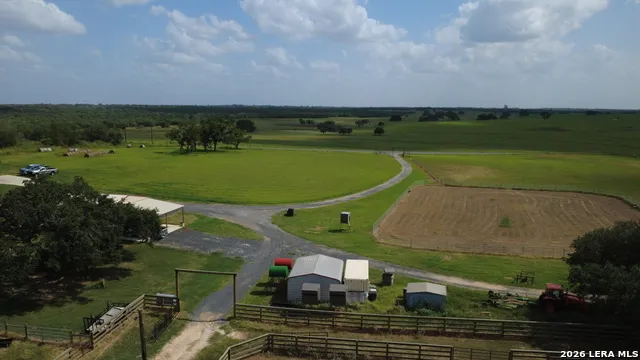 3558 Fm 536 Floresville, TX 78114