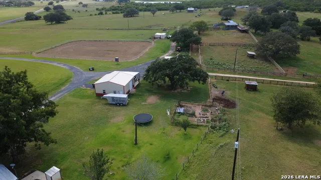 3558 Fm 536 Floresville, TX 78114