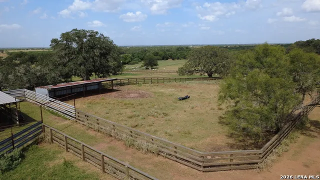 3558 Fm 536 Floresville, TX 78114