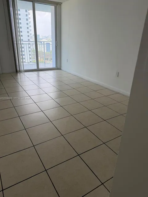 800 Miami Ave #E1402