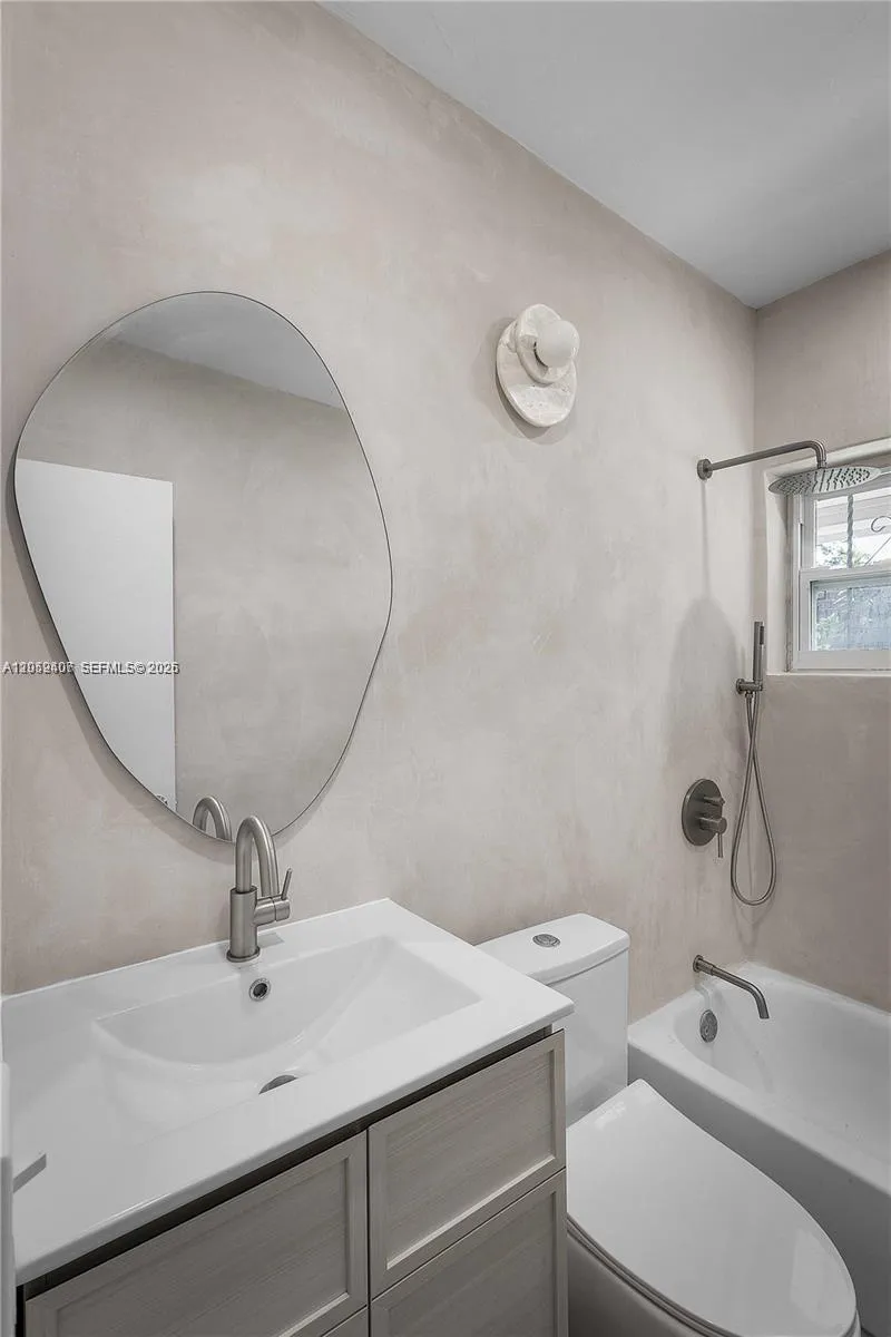 8031 NW 12th Ct #8031 Miami, FL 33147