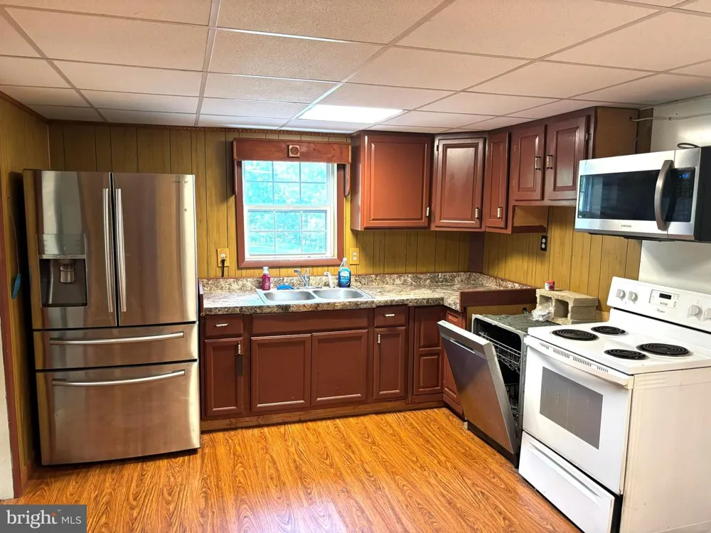 2600 MIDDLE COVE ROAD Mathias, WV 26812