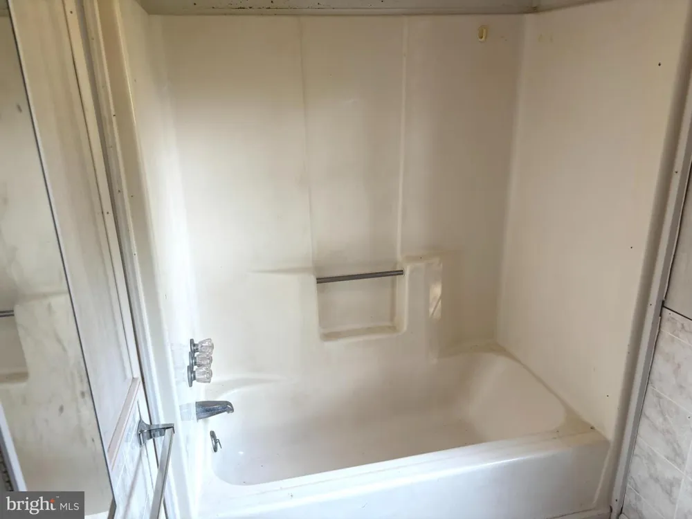 2600 MIDDLE COVE ROAD Mathias, WV 26812