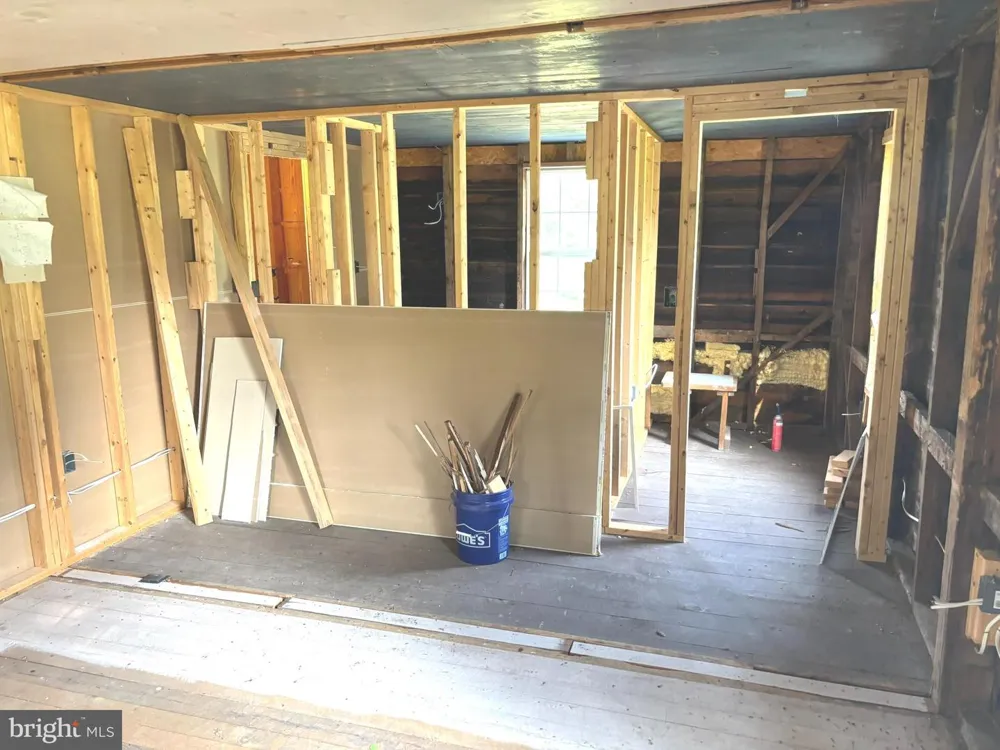 2600 MIDDLE COVE ROAD Mathias, WV 26812