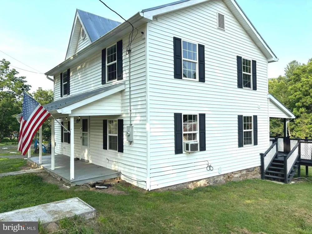 2600 MIDDLE COVE ROAD Mathias, WV 26812