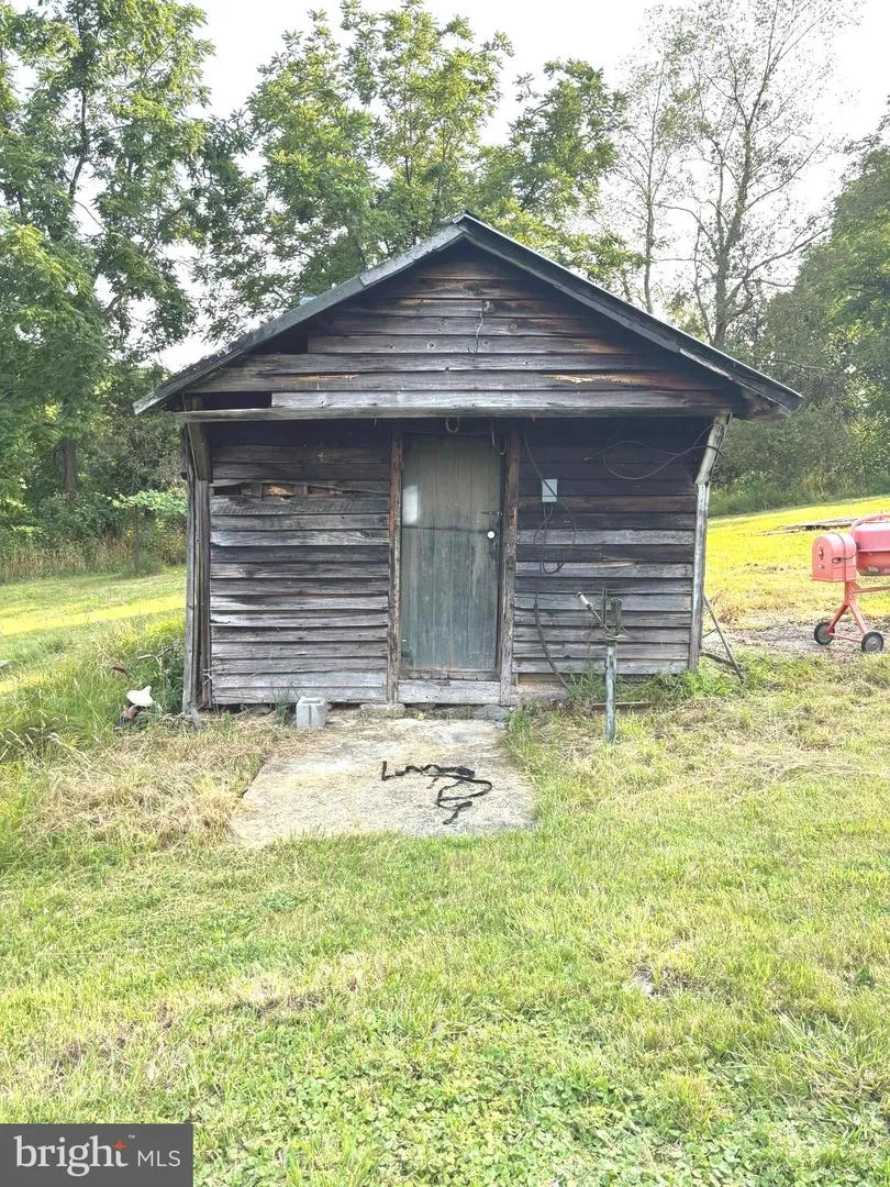 2600 MIDDLE COVE ROAD Mathias, WV 26812