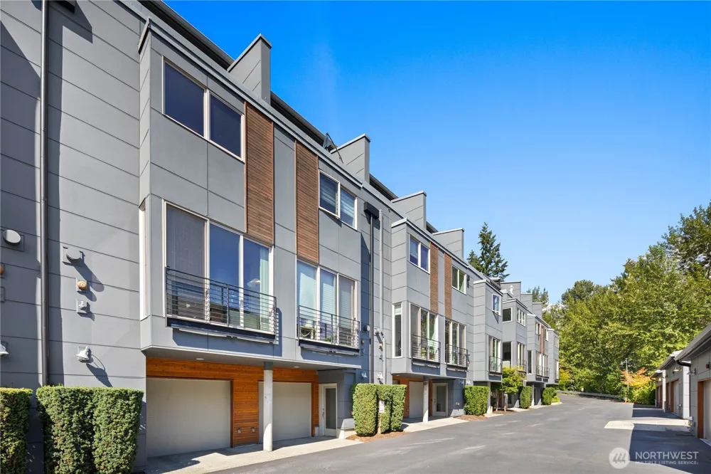 4253 SE 213TH PL #47 Issaquah, WA 98029