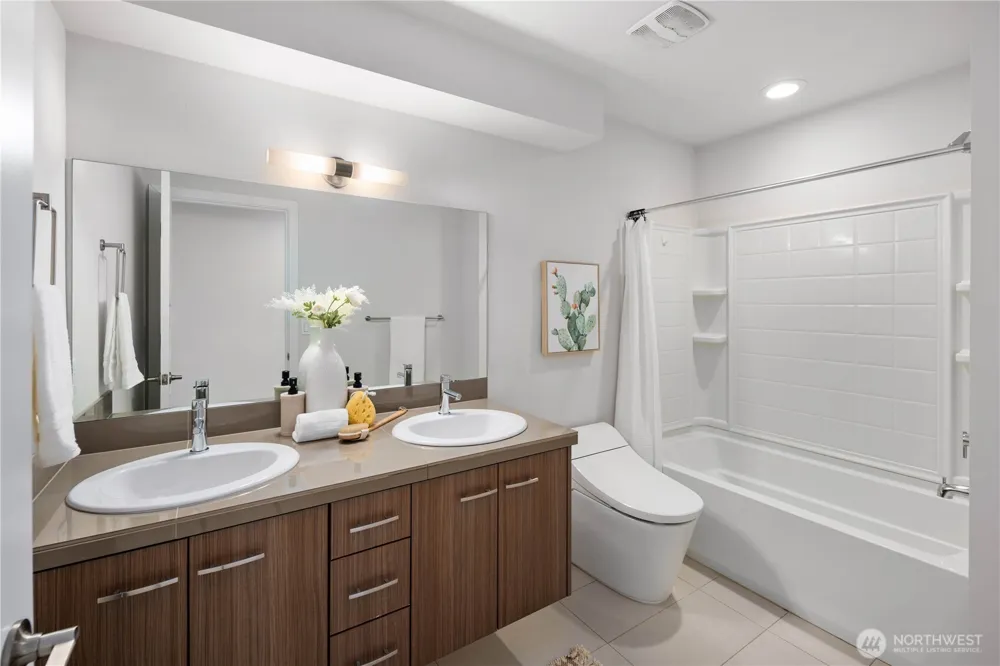 4253 SE 213TH PL #47 Issaquah, WA 98029