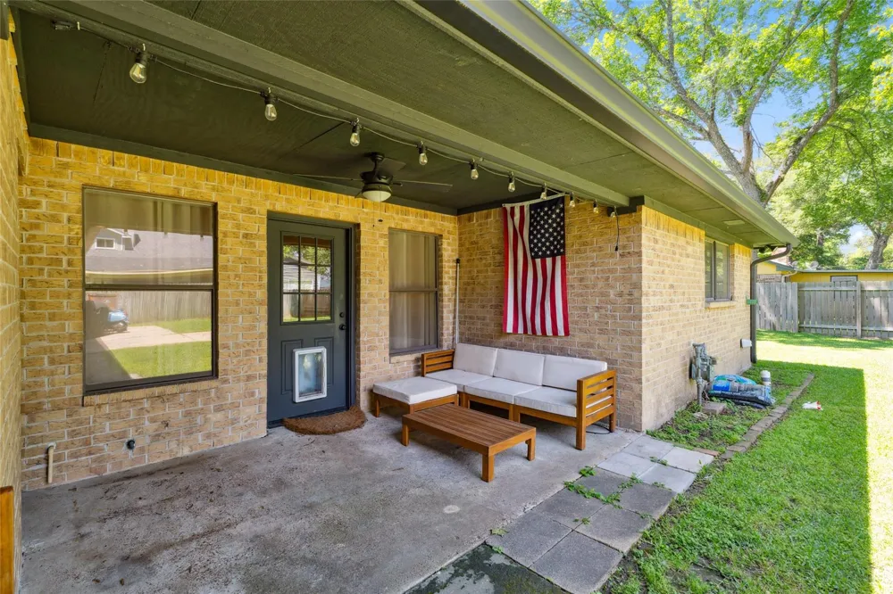 843 Fall Creek Drive Huffman, TX 77336