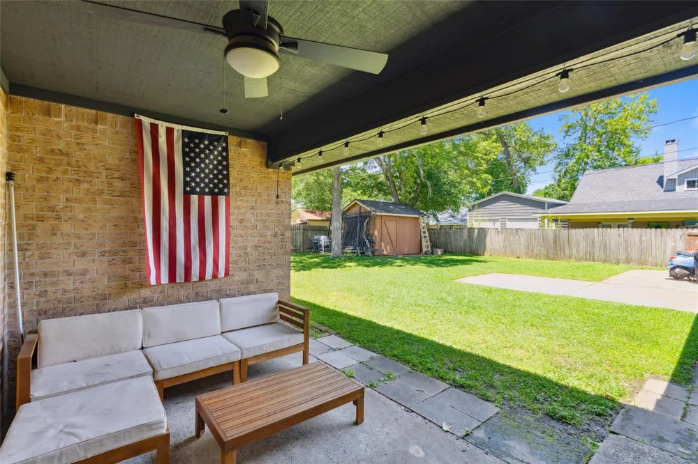 843 Fall Creek Drive Huffman, TX 77336