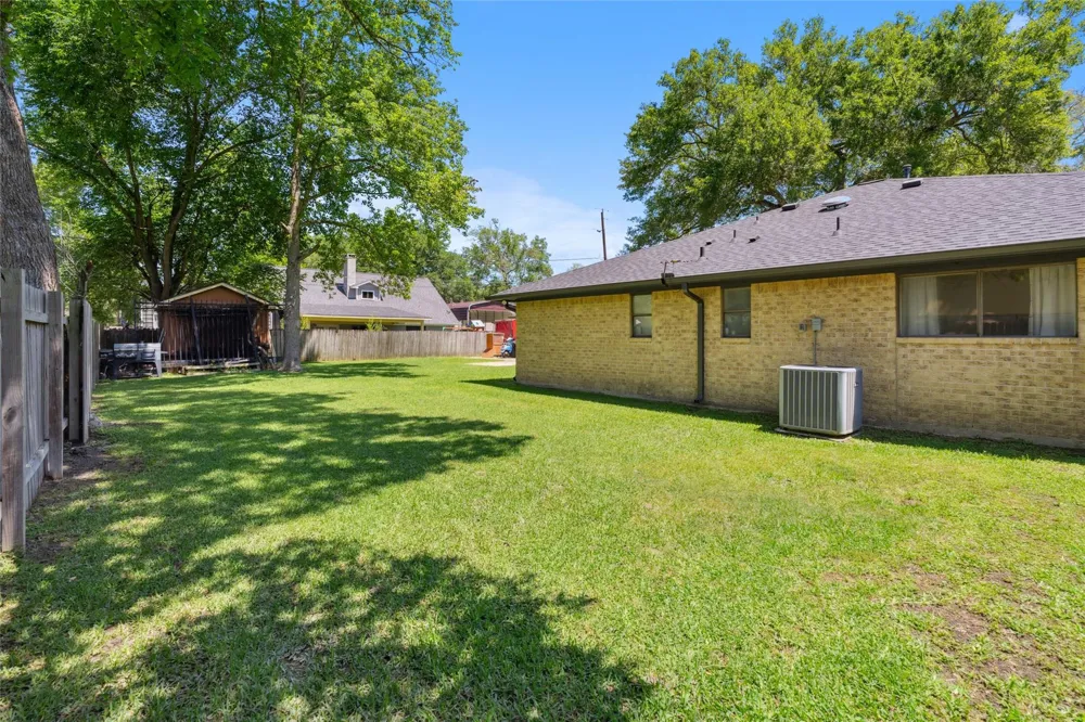 843 Fall Creek Drive Huffman, TX 77336