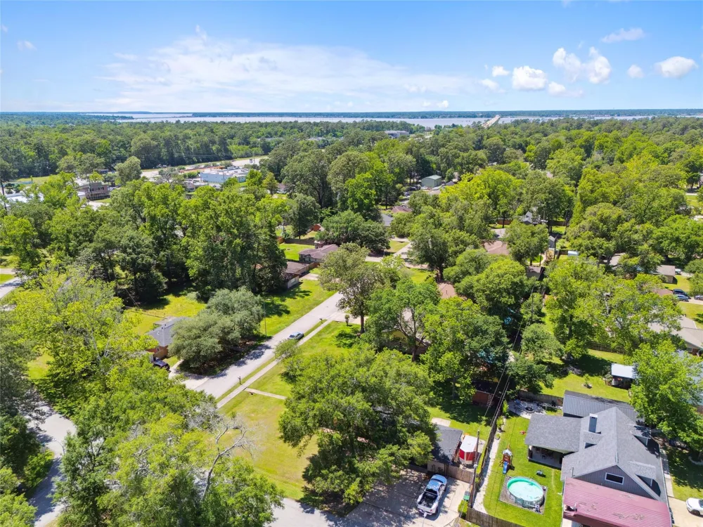843 Fall Creek Drive Huffman, TX 77336