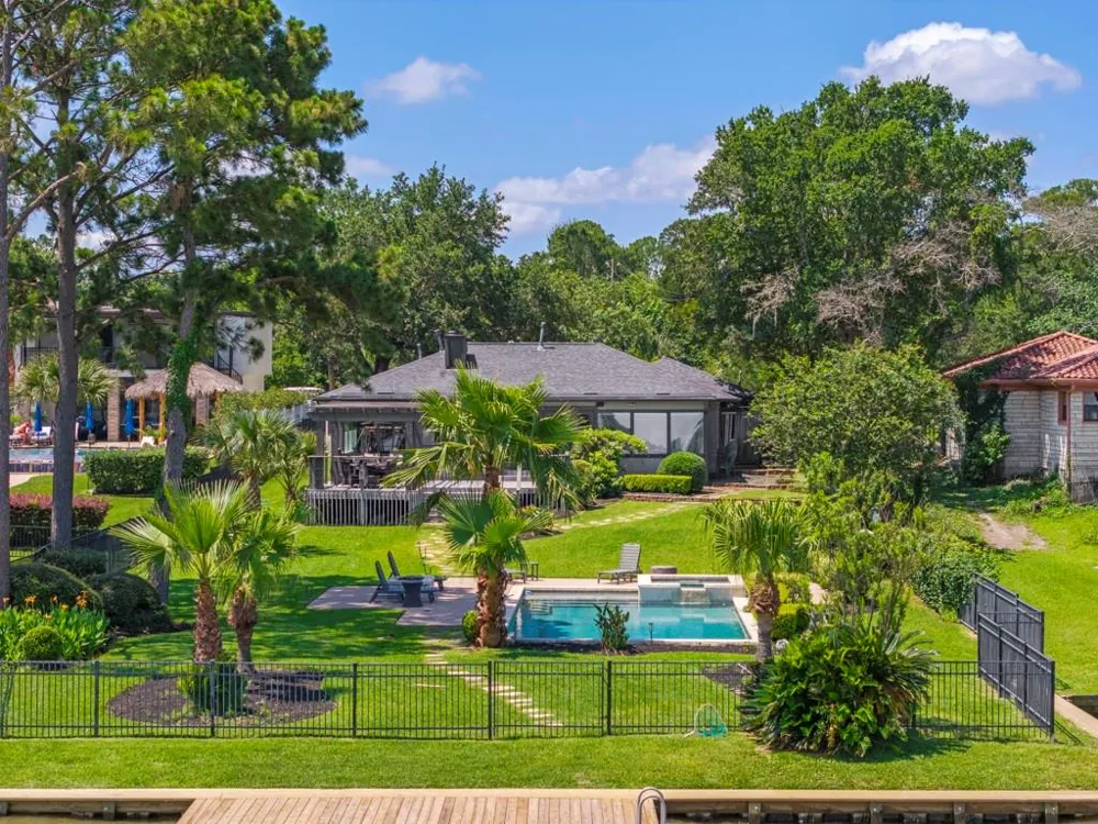 217 Lakeshore Circle Seabrook, TX 77586