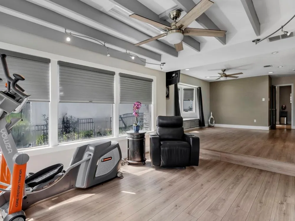 217 Lakeshore Circle Seabrook, TX 77586