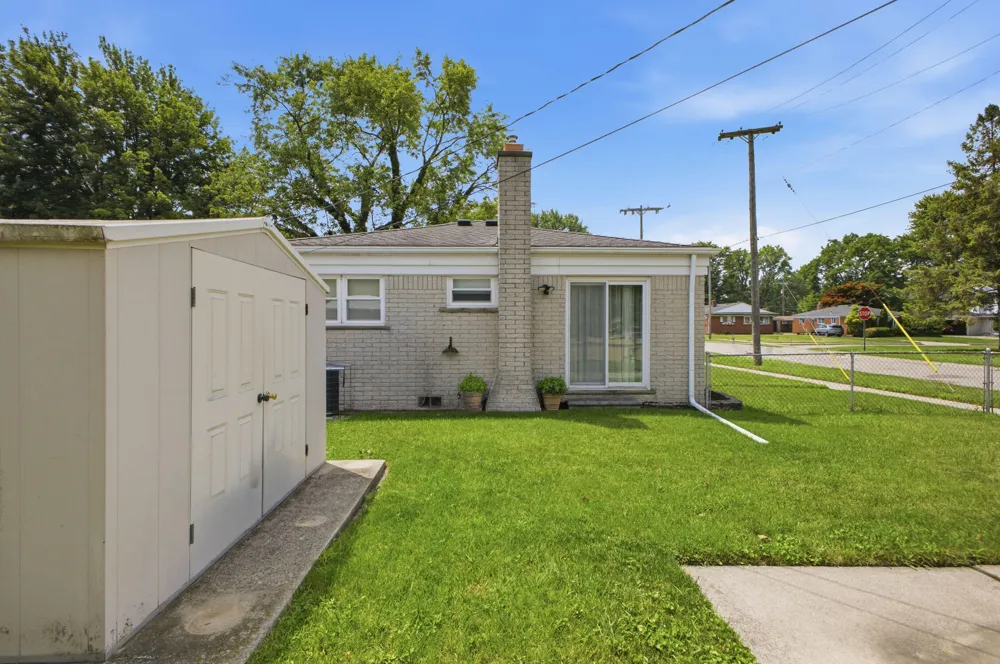 25248 Hass Street Dearborn Heights, MI 48127