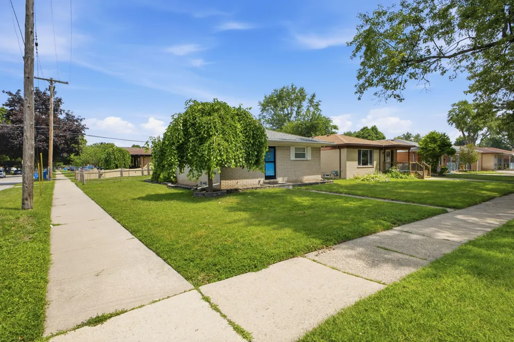 25248 Hass Street Dearborn Heights, MI 48127