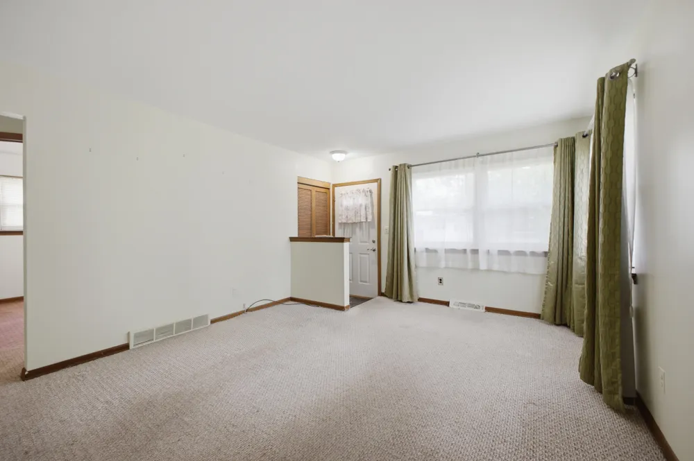 25248 Hass Street Dearborn Heights, MI 48127