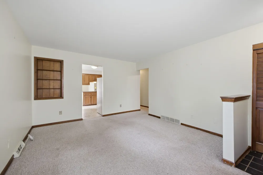 25248 Hass Street Dearborn Heights, MI 48127