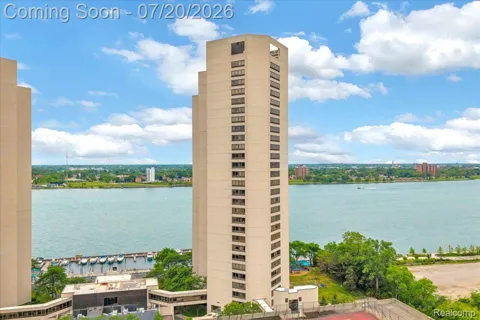 1001 W Jefferson Avenue #13B