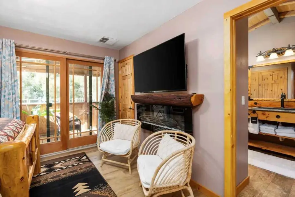 41563 River Falls Oakhurst, CA 93644