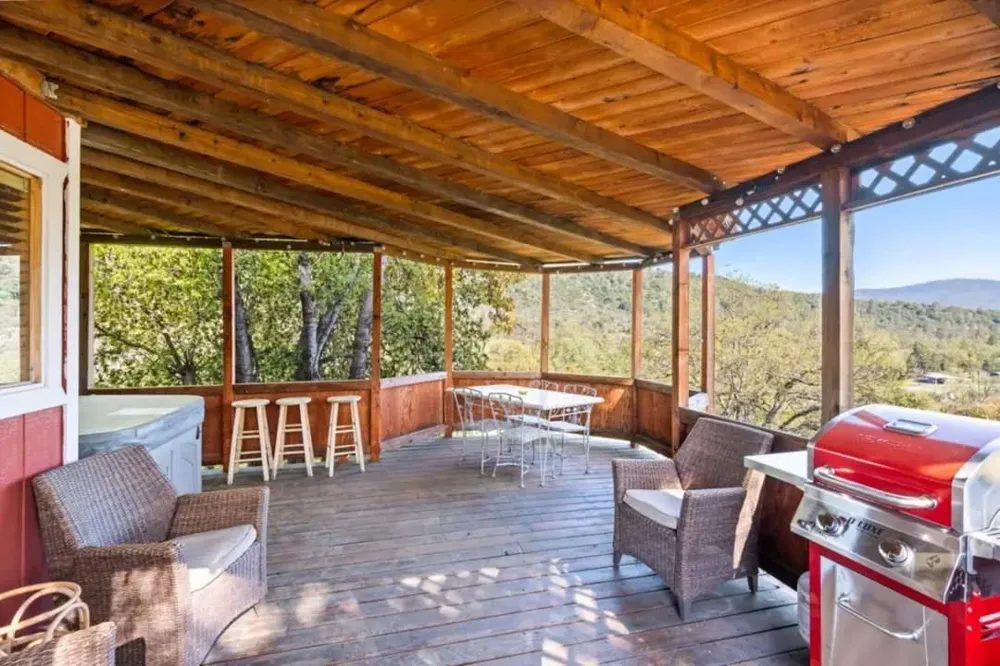 41563 River Falls Oakhurst, CA 93644