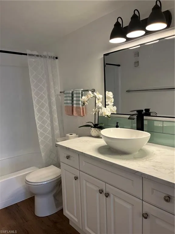3704 Broadway #100 Fort Myers, FL 33901