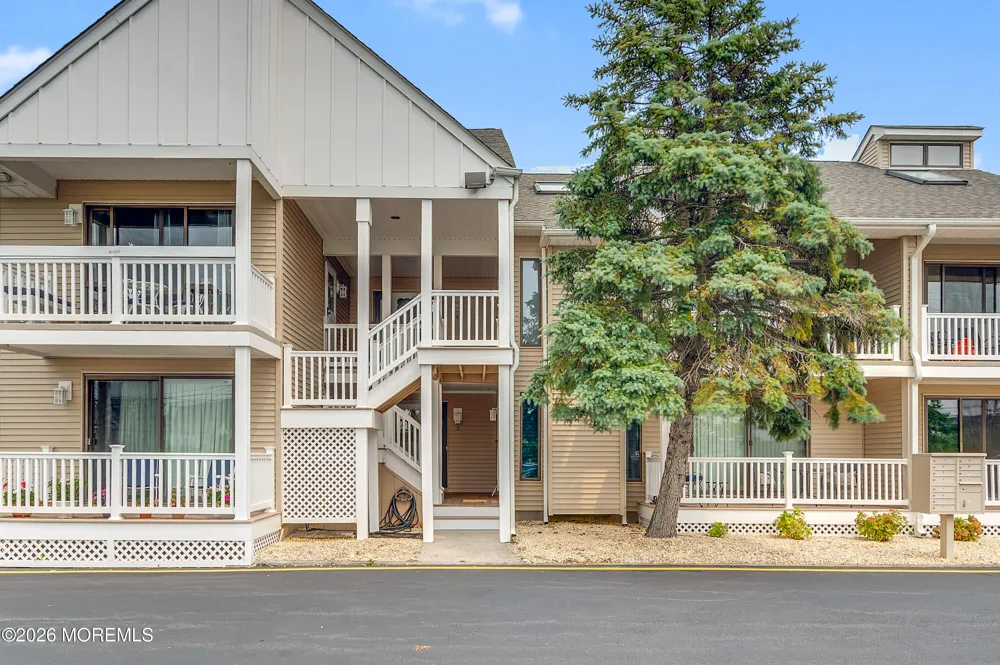 1820 E Pennsylvania Avenue E #4 Ortley Beach, NJ 08751
