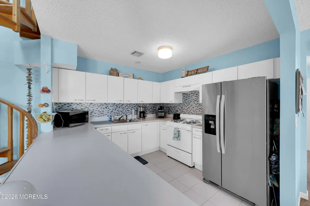 1820 E Pennsylvania Avenue E #4 Ortley Beach, NJ 08751