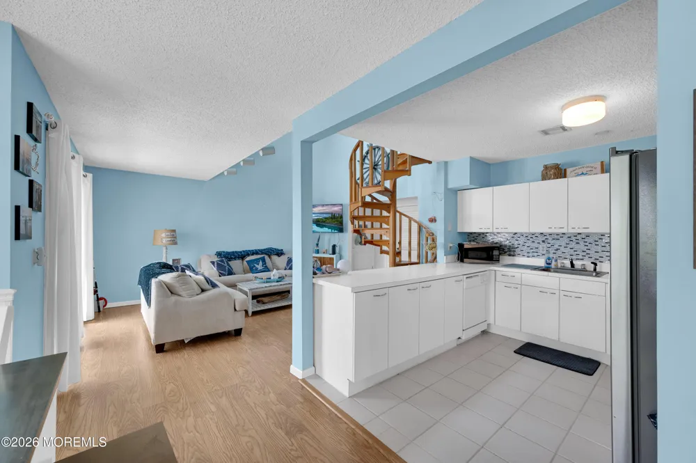 1820 E Pennsylvania Avenue E #4 Ortley Beach, NJ 08751