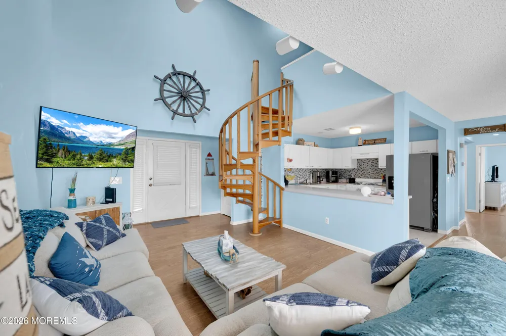 1820 E Pennsylvania Avenue E #4 Ortley Beach, NJ 08751
