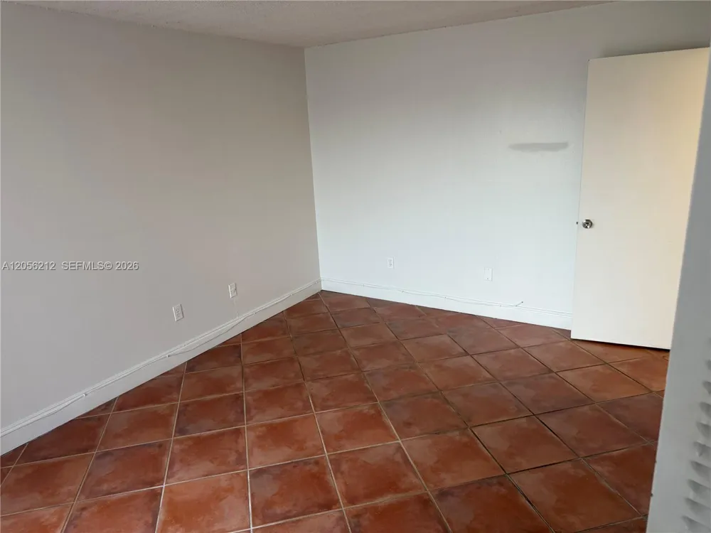 1801 S Treasure Dr #510 North Bay Village, FL 33141