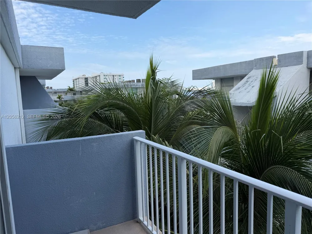 1801 S Treasure Dr #510 North Bay Village, FL 33141