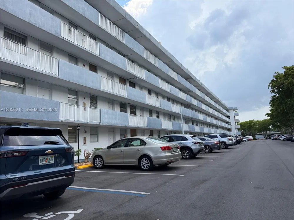 1801 S Treasure Dr #510 North Bay Village, FL 33141