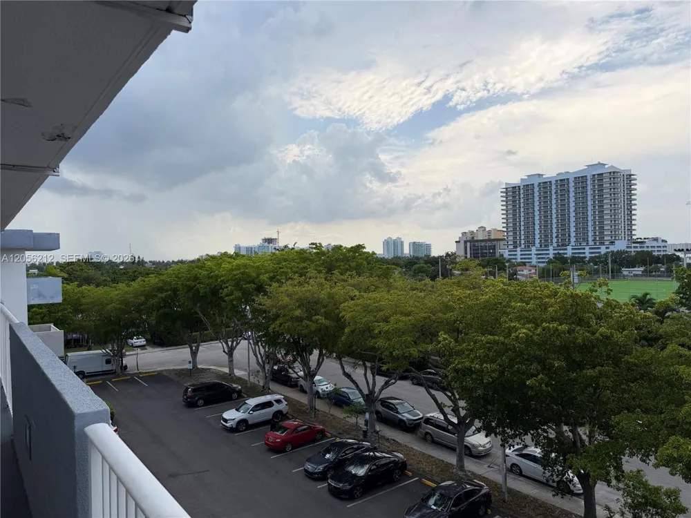 1801 S Treasure Dr #510 North Bay Village, FL 33141