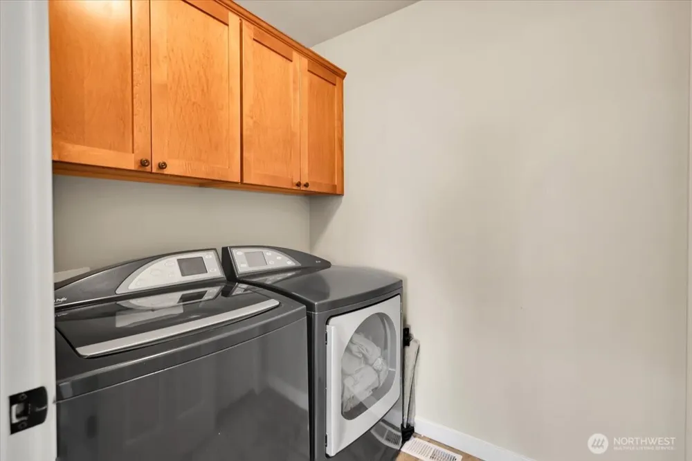 13721 SE 90th Place Newcastle, WA 98059