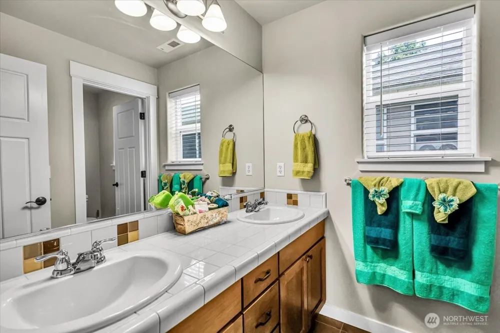13721 SE 90th Place Newcastle, WA 98059