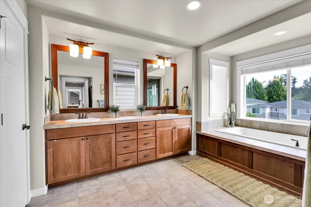 13721 SE 90th Place Newcastle, WA 98059