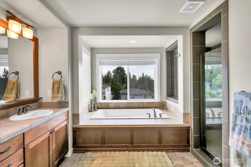 13721 SE 90th Place Newcastle, WA 98059