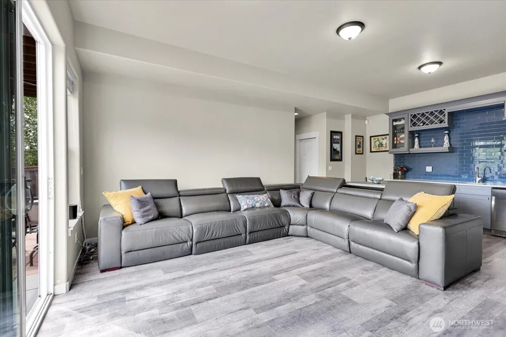 13721 SE 90th Place Newcastle, WA 98059