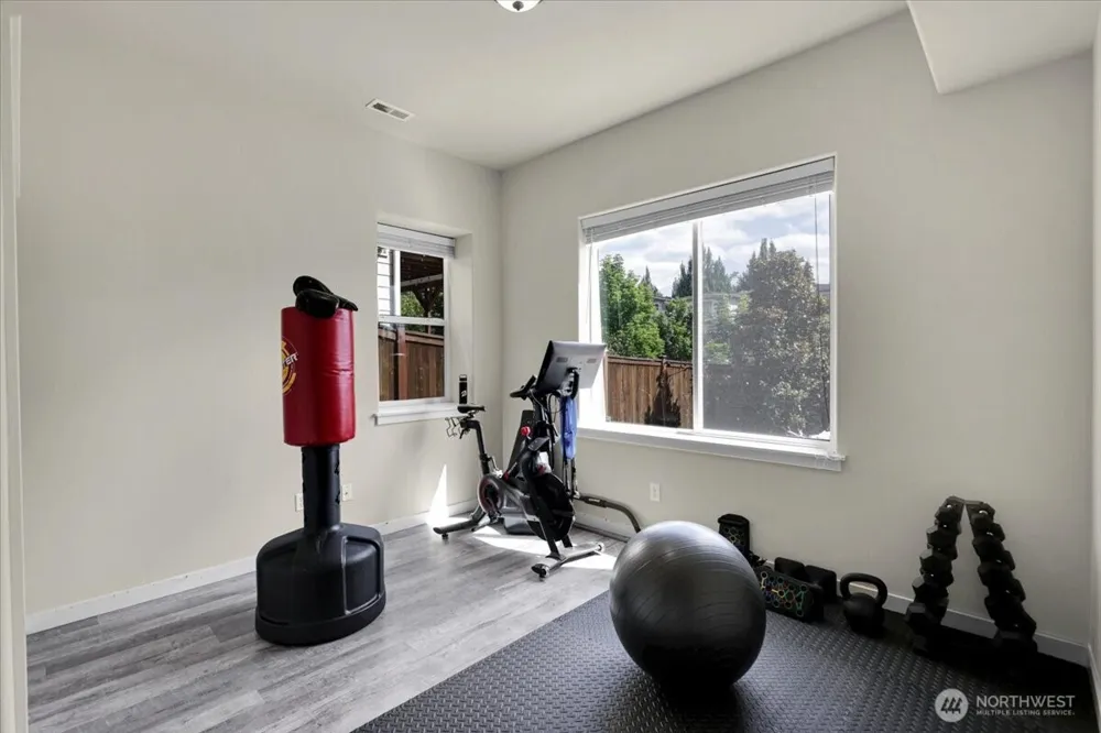 13721 SE 90th Place Newcastle, WA 98059